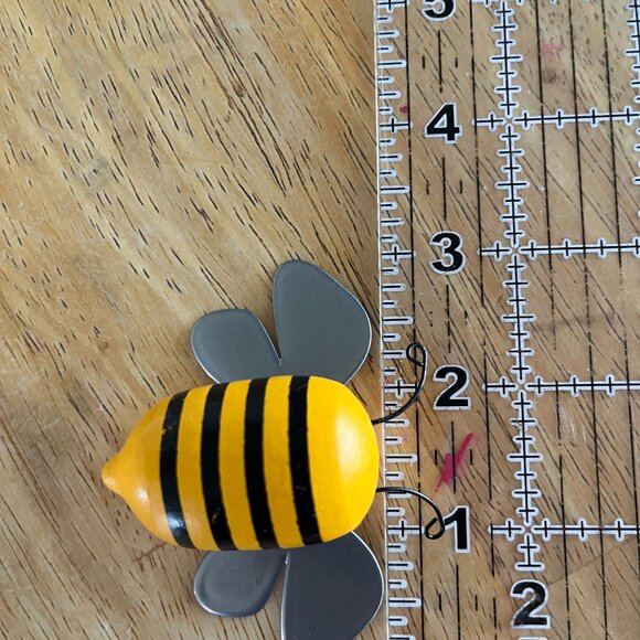 Honey Bee Decor & Crafting Lot - Over 350 Pieces in Lot - Picture 14 of 16